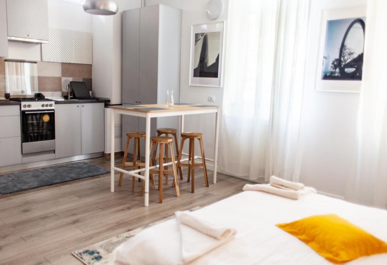 Modern Studio In The Heart Of 이아시 외부 사진