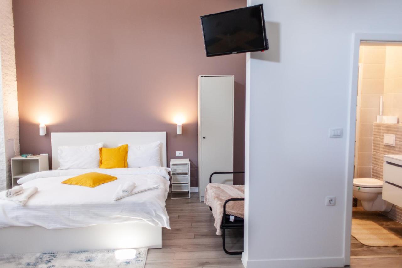 Modern Studio In The Heart Of 이아시 외부 사진